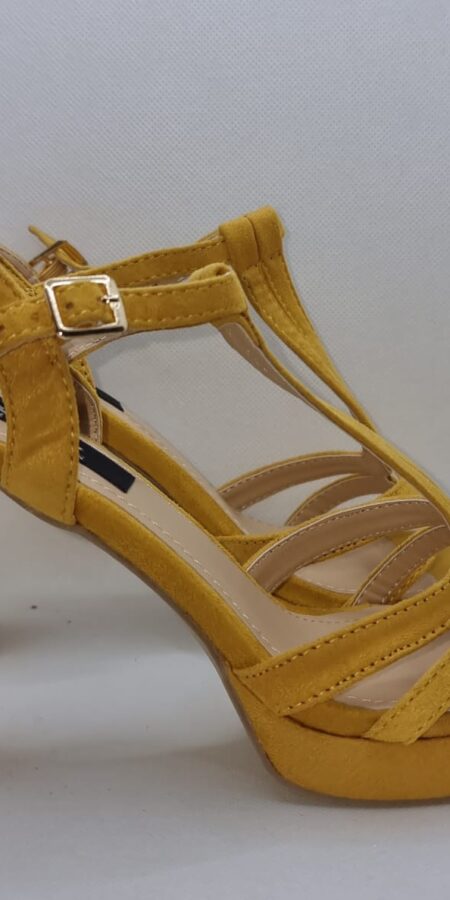 Producto calzado sandalia trendy Leyre.