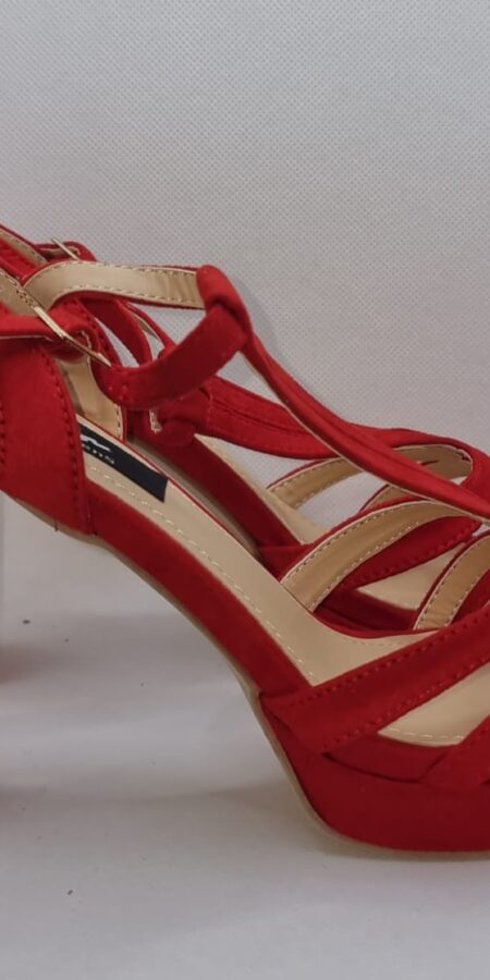Producto calzado sandalia trendy Leyre.