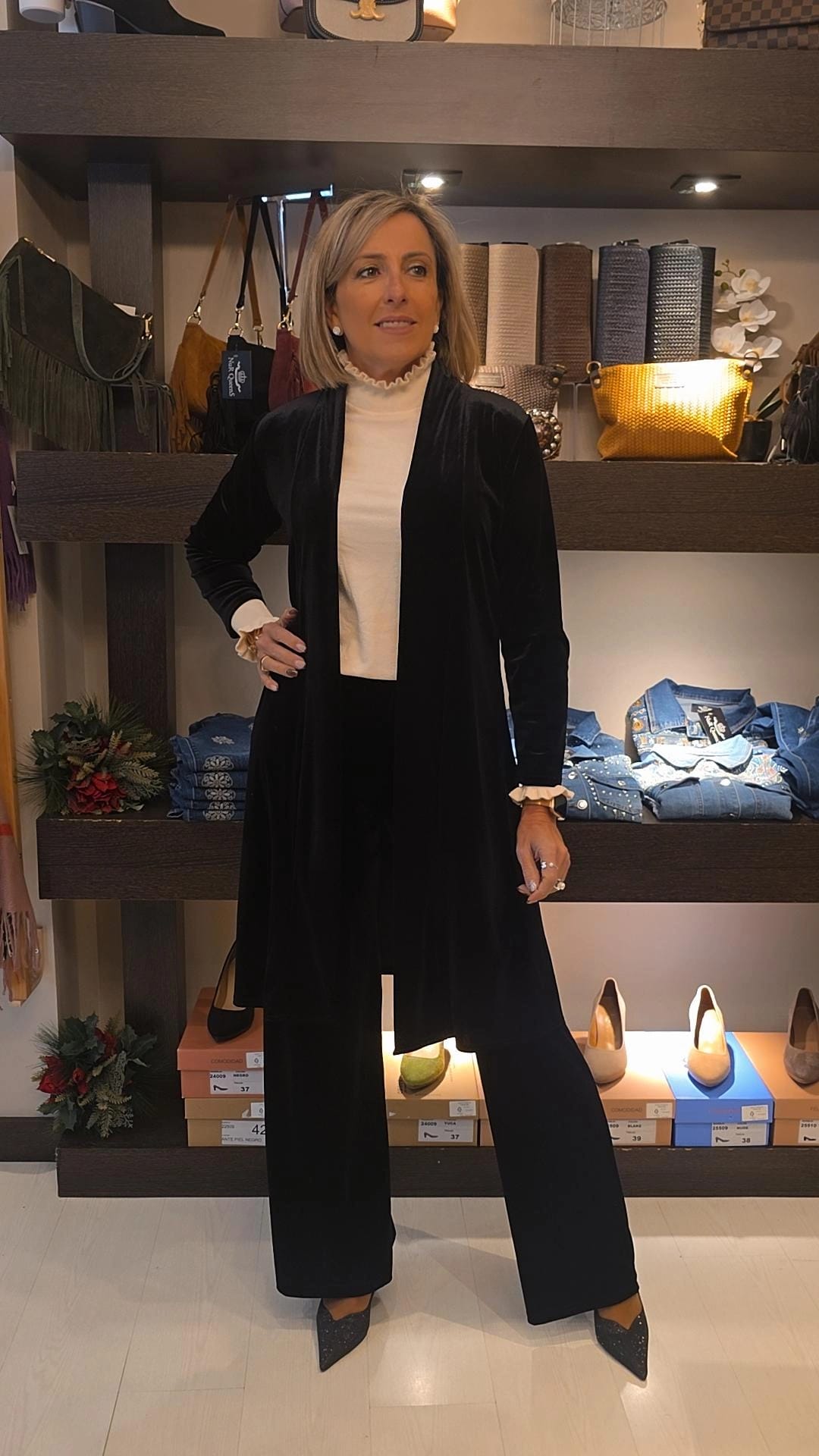 Outfit conjunto terciopelo, jersey Nébula y tacón cinderella