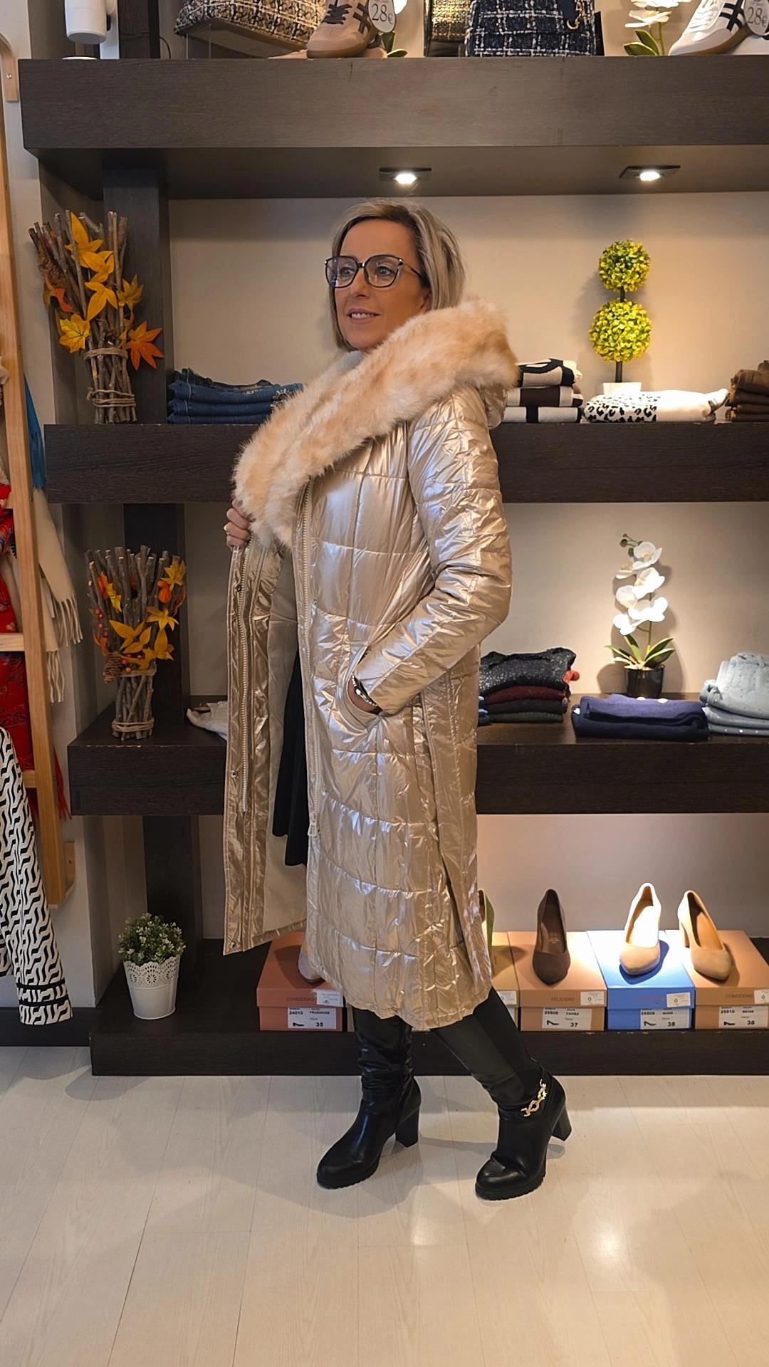 Abrigo Metalizado Dorado