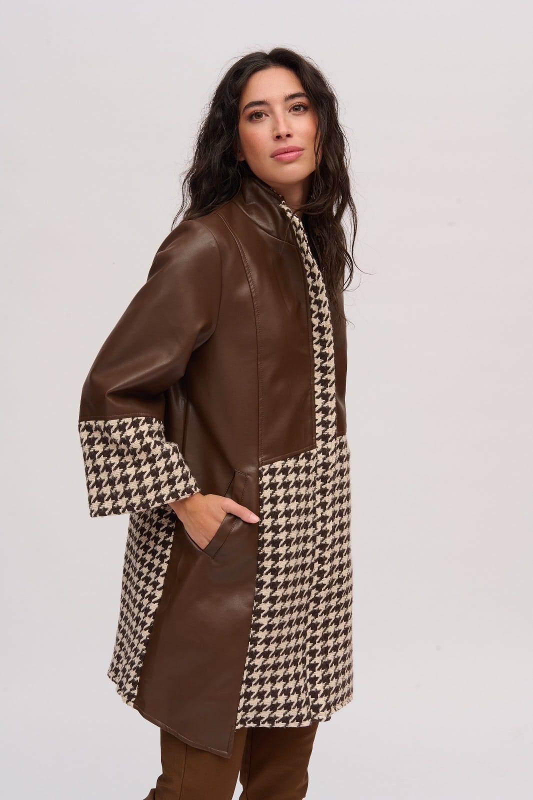 Abrigo Mónica - Imagen 7