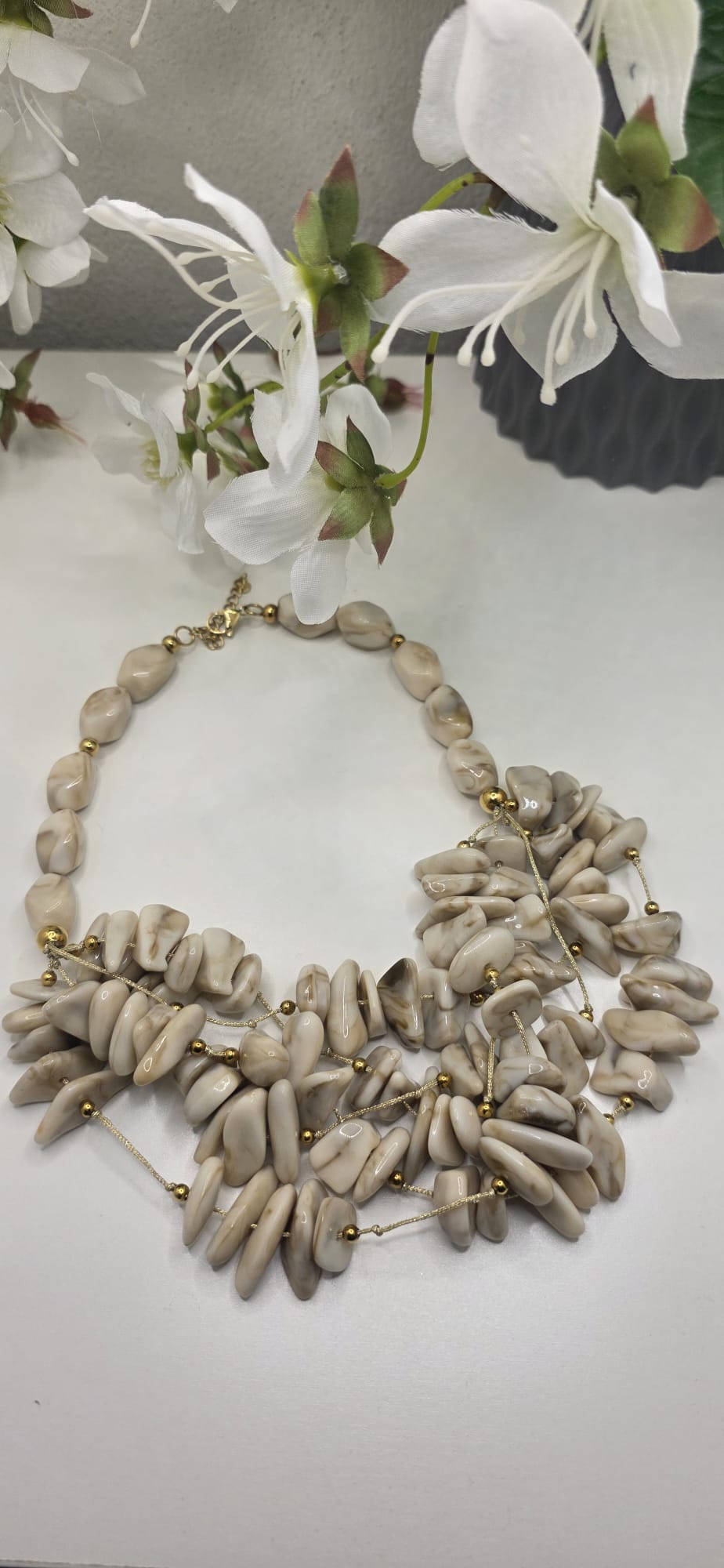 Collar piedras Crema